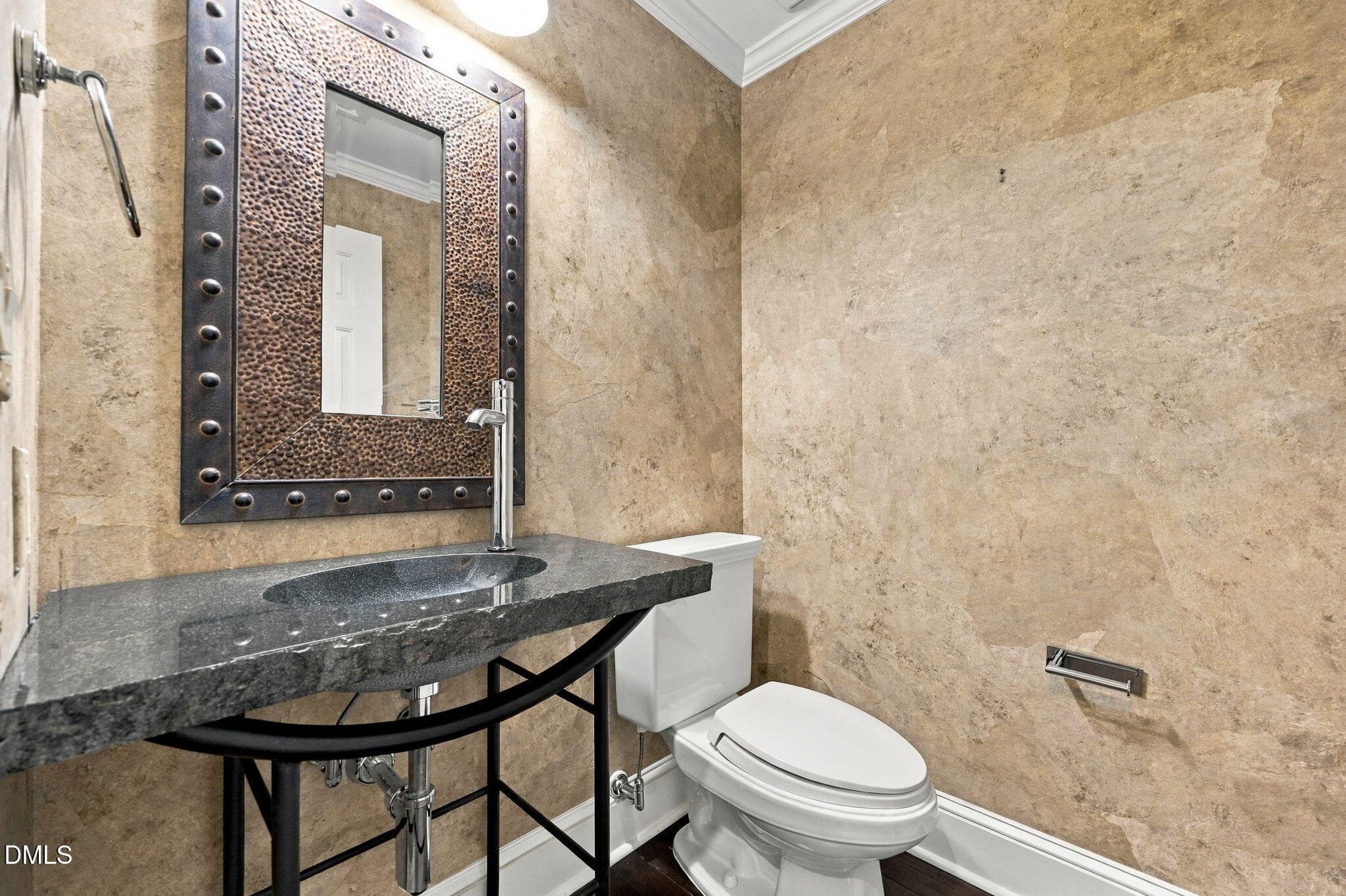 27-web-or-mls-IMG_4077 - 510 Glenwood Avenue 611, Raleigh, NC 27603