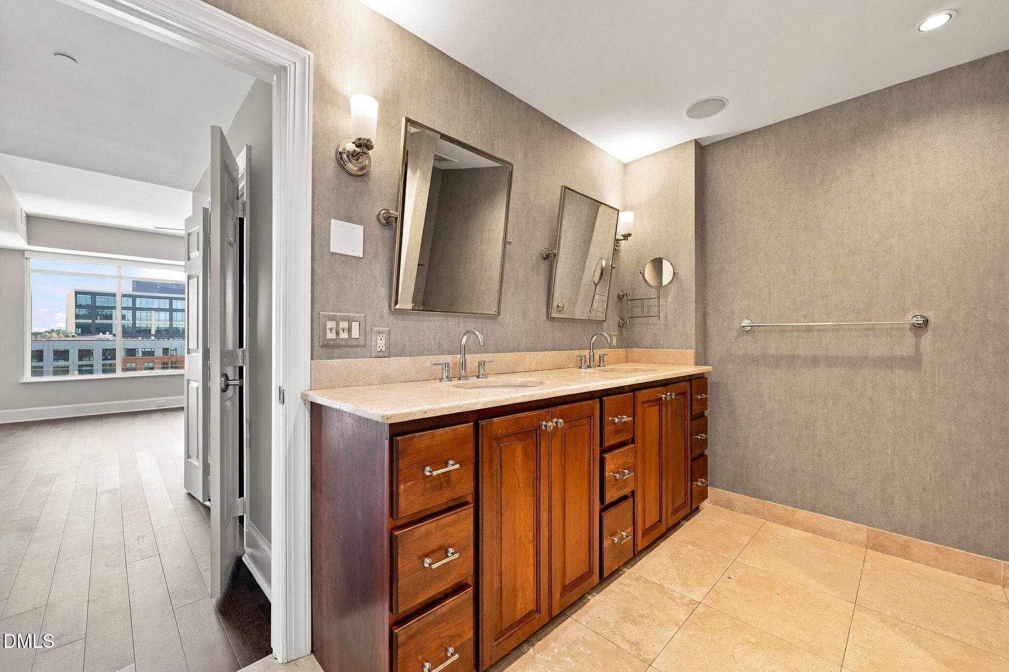 44-web-or-mls-IMG_4128 - 510 Glenwood Avenue 611, Raleigh, NC 27603