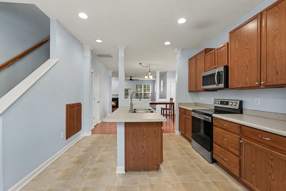 008_file_8668.jpg - 8431 Central Drive, Raleigh, NC 27613