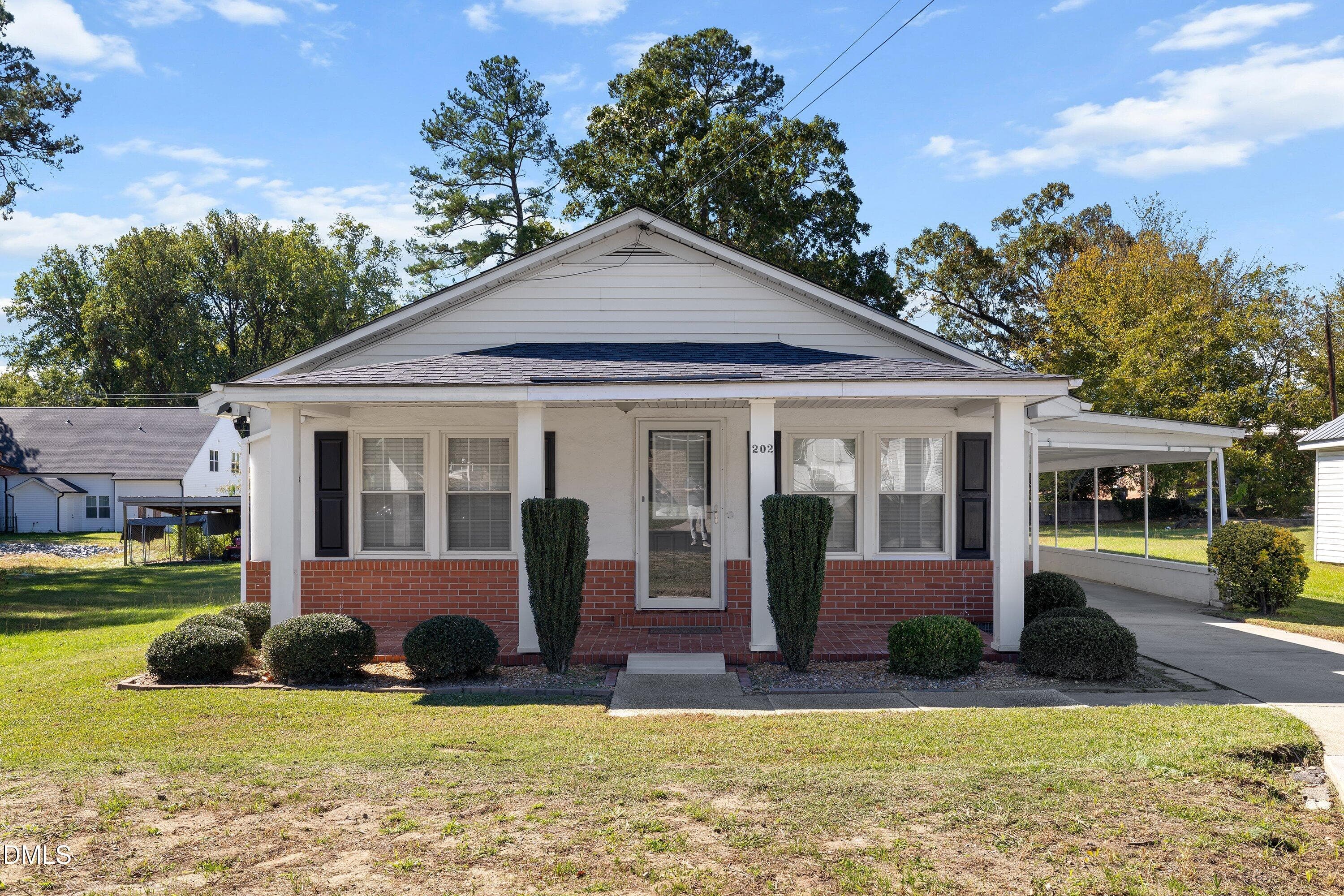 202 S Baker Street, Four Oaks, NC 27524