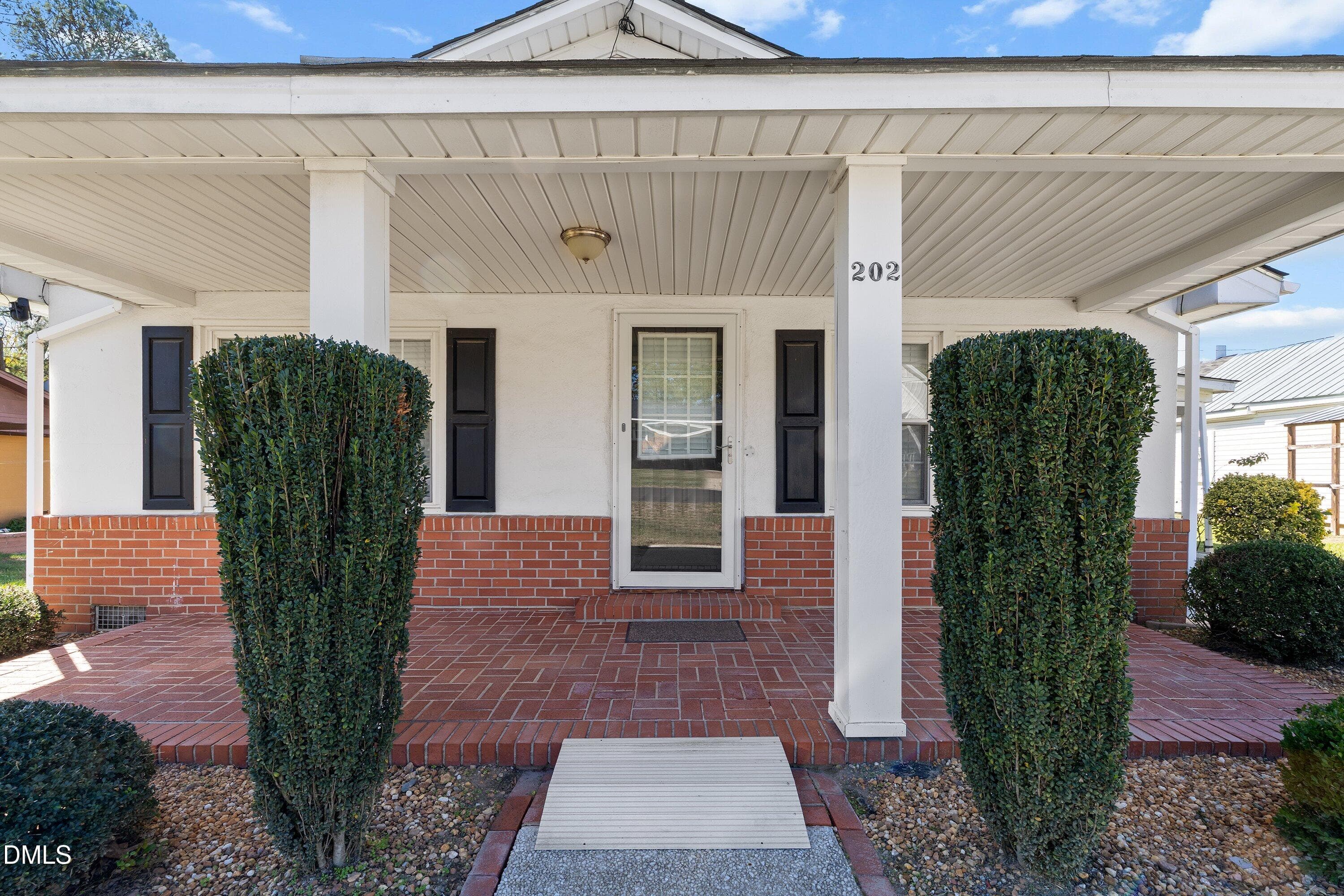 05-202 S Baker St_1274 - 202 S Baker Street, Four Oaks, NC 27524