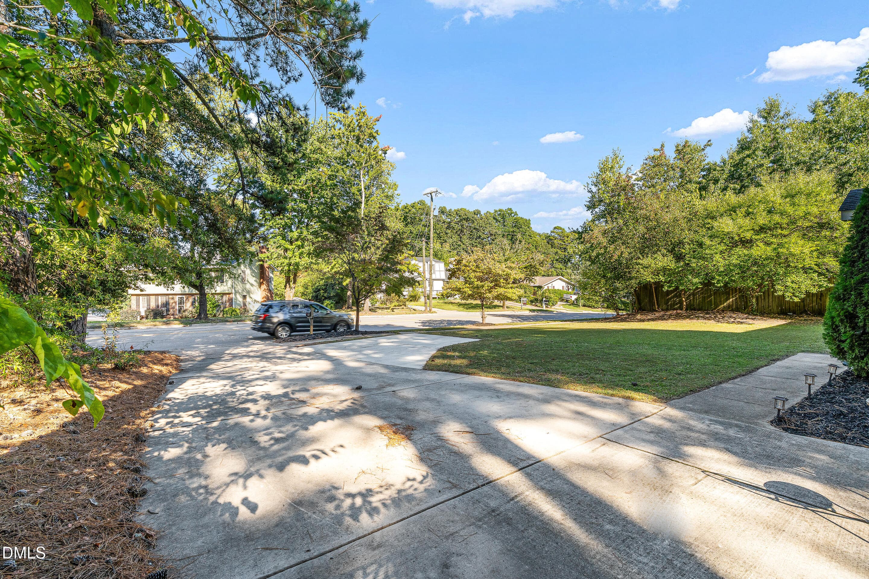 photos-05 - 306 E Millbrook Road, Raleigh, NC 27609