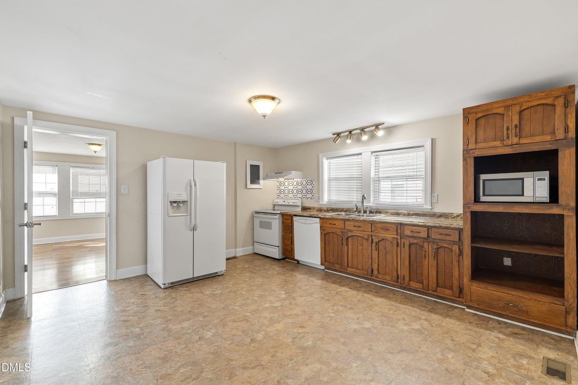 20-202 S Baker St_1337 - 202 S Baker Street, Four Oaks, NC 27524