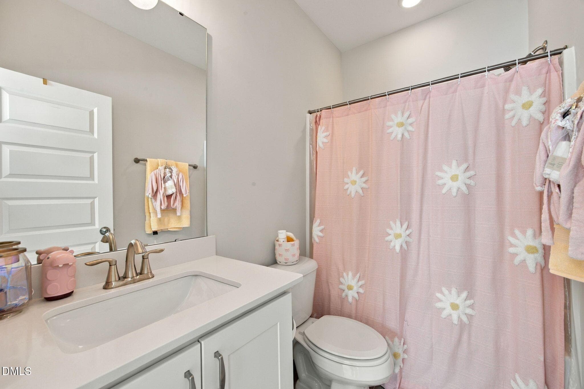 3rd Floor Bath - 8111 Diversy Way, Raleigh, NC 27613