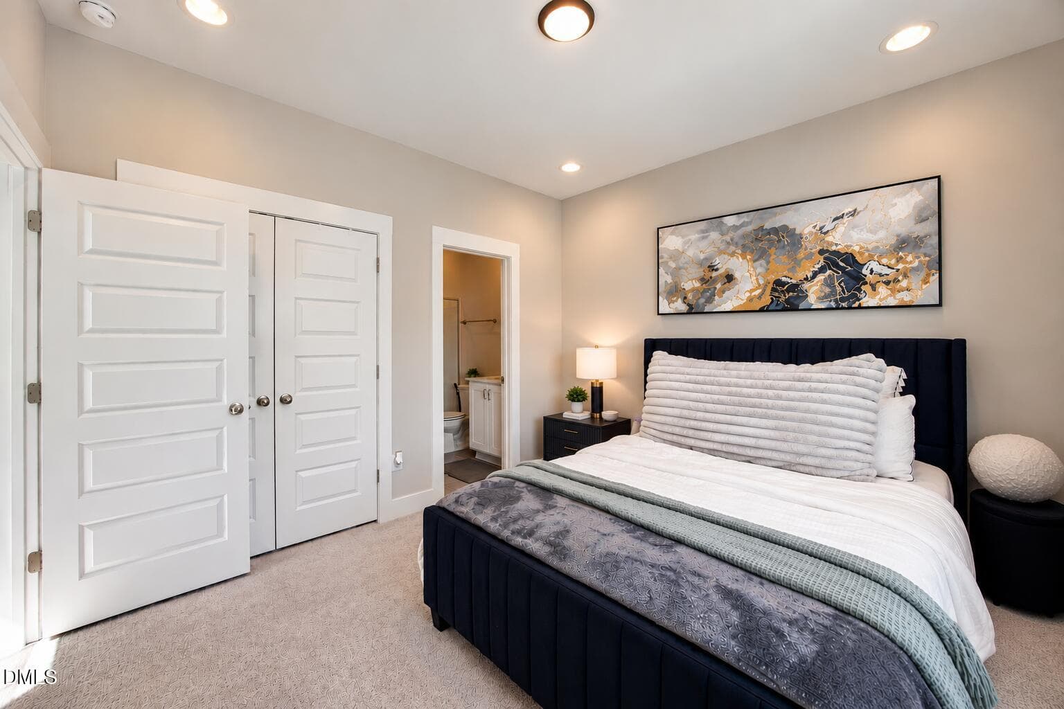1st Floor Guest Suite w/full bth - 8111 Diversy Way, Raleigh, NC 27613