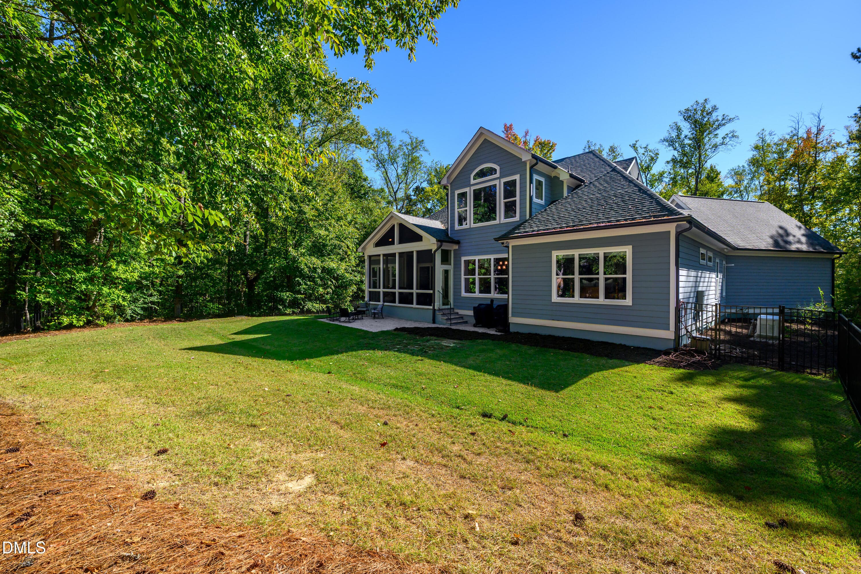 33 -301 lexington dr, exterior - 301 Lexington Drive, Apex, NC 27523
