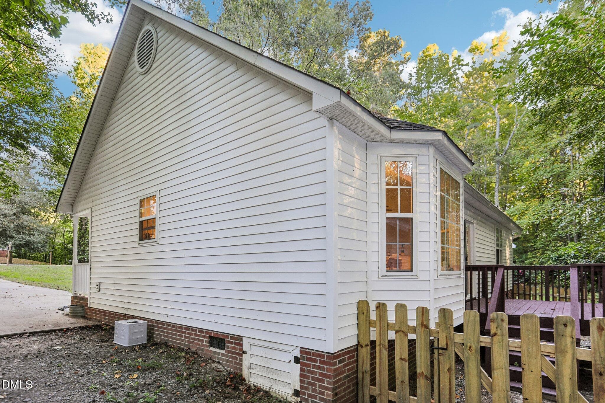 25-web-or-mls-Reigate Ln-S2210-025 - 8832 Reigate Lane, Raleigh, NC 27603