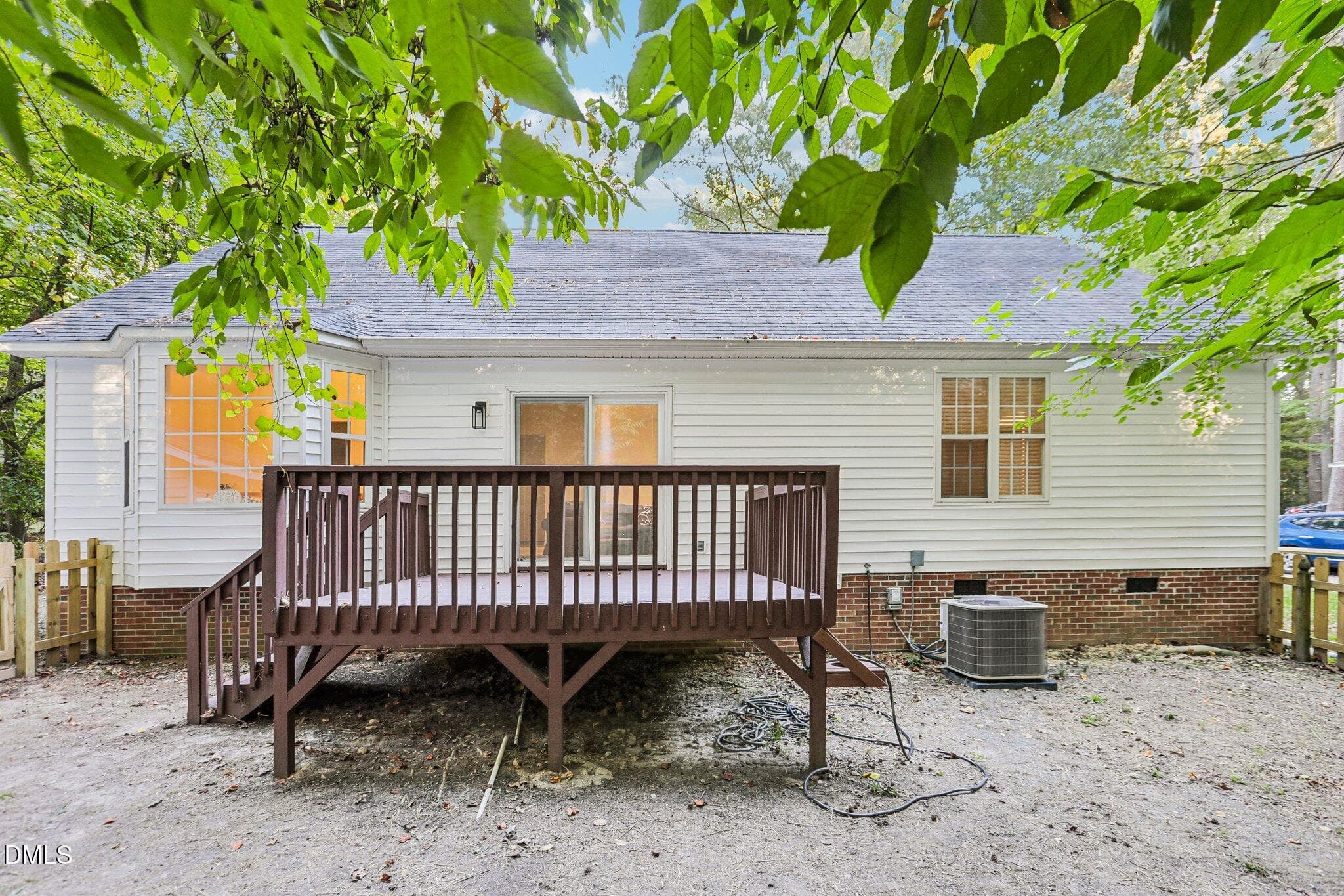 26-web-or-mls-Reigate Ln-S2210-026 - 8832 Reigate Lane, Raleigh, NC 27603