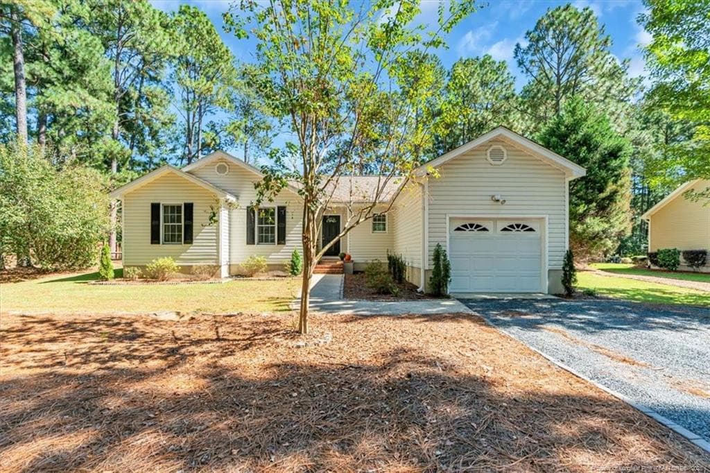 145 Laurel Oak Lane, Pinebluff, NC 28373
