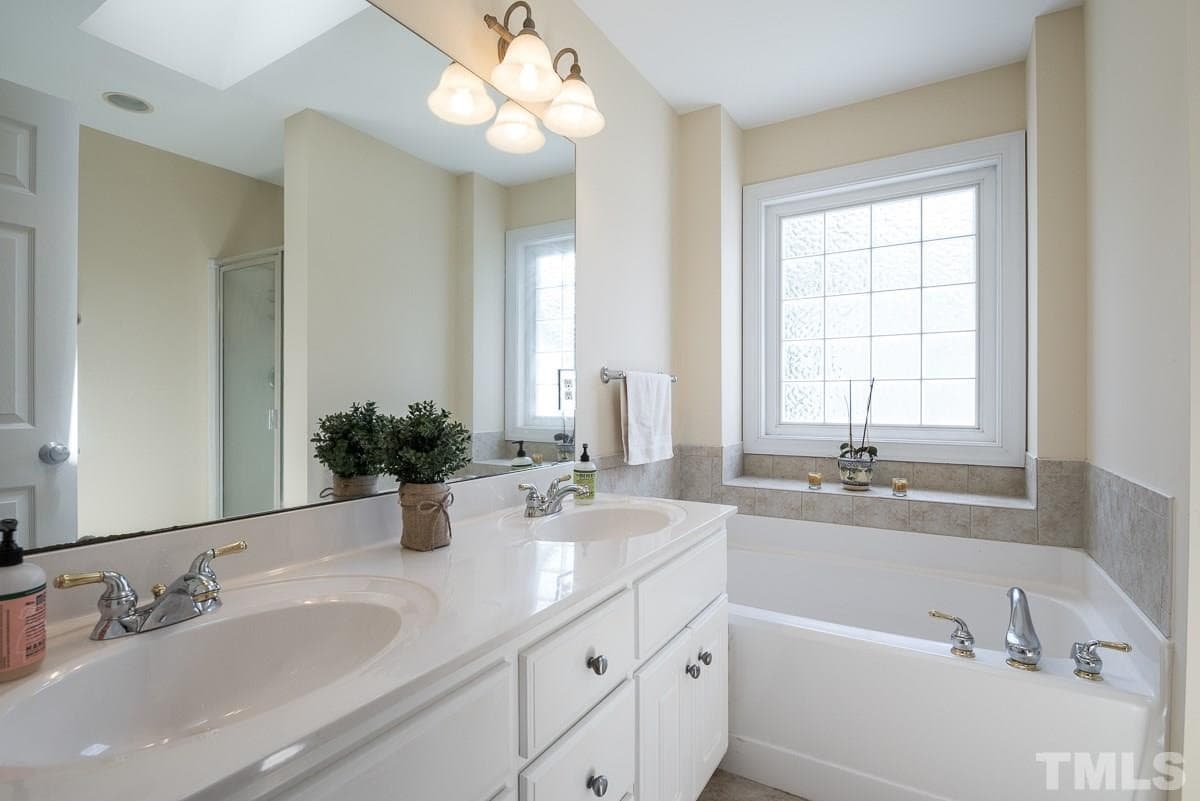 Photo 4 - 6327 Cedar Waters Drive, Raleigh, NC 27607