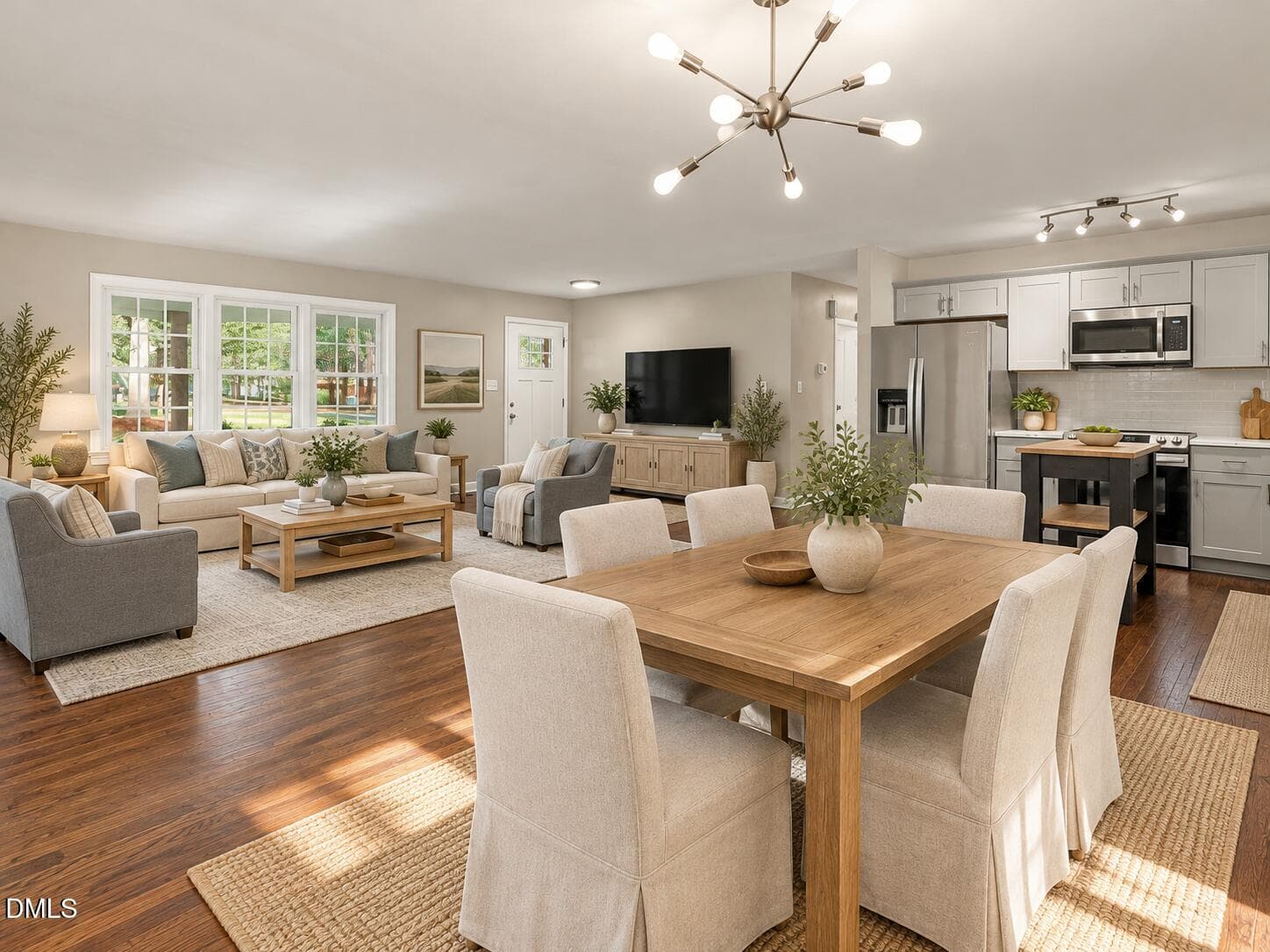 Living Rm (1) - 2950 Glenridge Drive, Raleigh, NC 27604