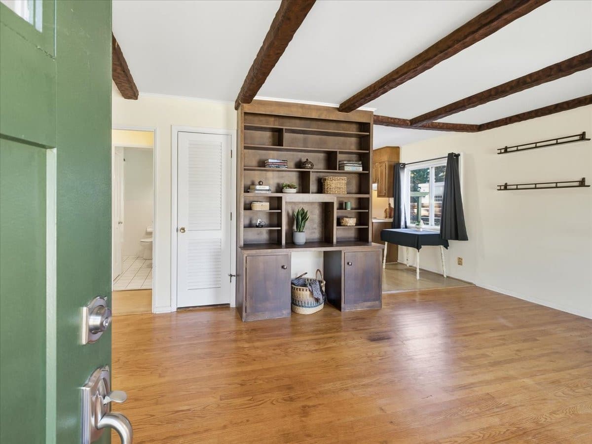 09-Entry.jpg - 1313 Wake Forest Road, Raleigh, NC 27604