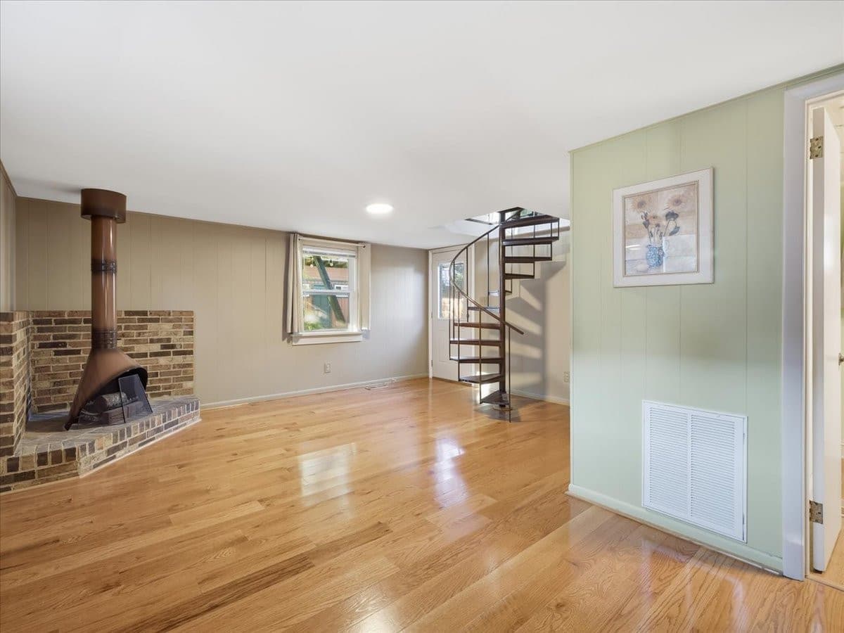 35-Family Room.jpg - 1313 Wake Forest Road, Raleigh, NC 27604