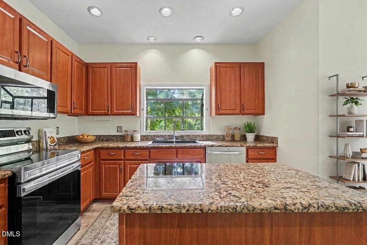 collov-ai_20261021162732_rq48fi - 813 Vestavia Woods Drive, Raleigh, NC 27615