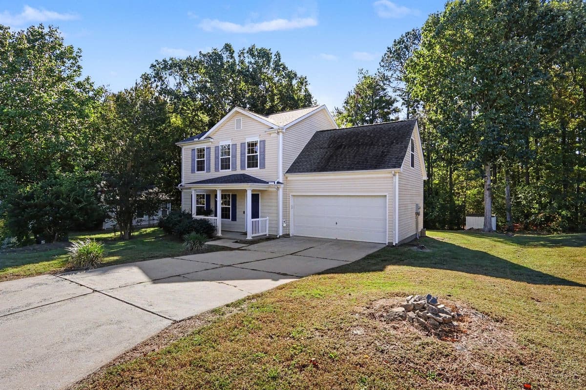 013_file_9054.jpg - 402 Feldspar Way, Durham, NC 27703