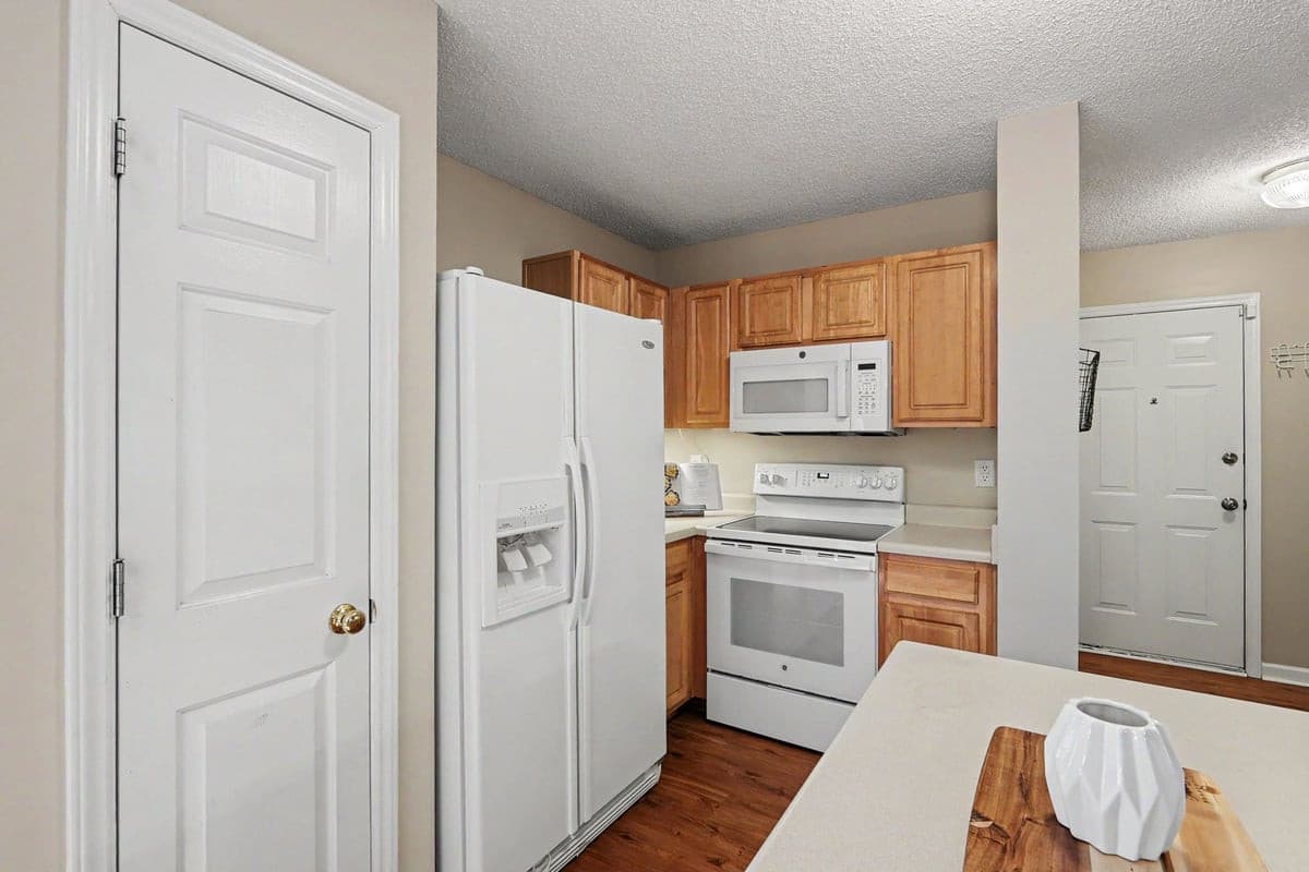 024_file_1110.jpg - 402 Feldspar Way, Durham, NC 27703