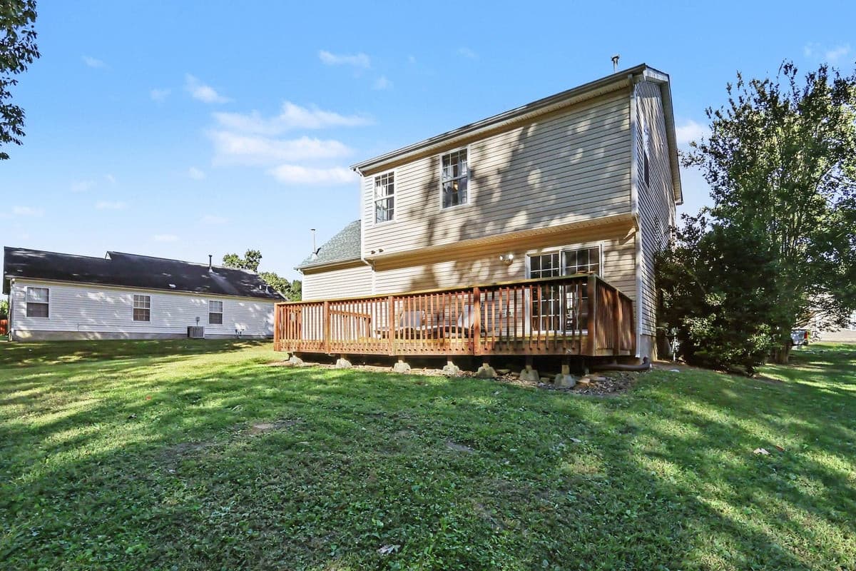 016_file_9504.jpg - 402 Feldspar Way, Durham, NC 27703