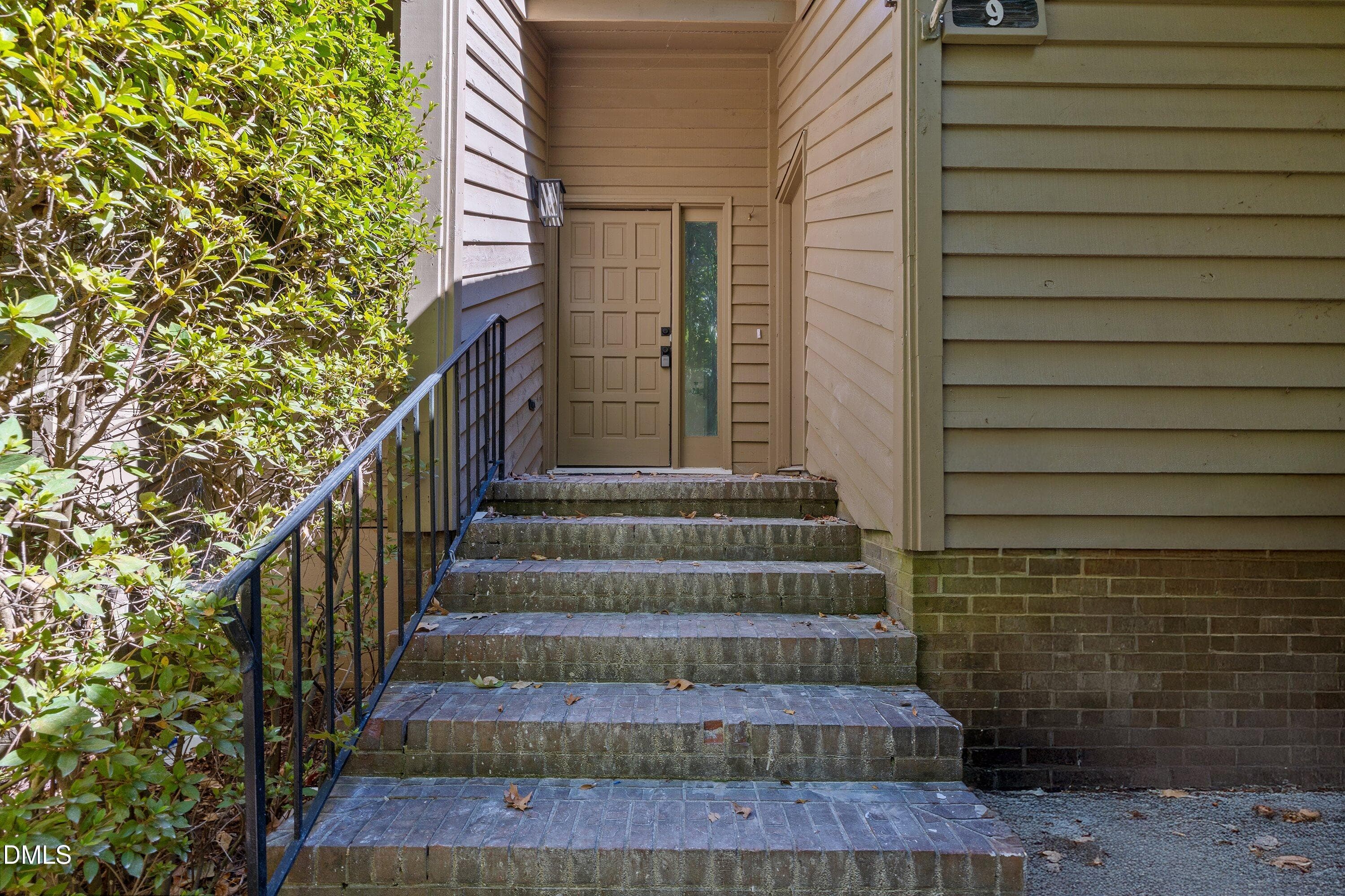 07-9 Creekview Ln_1414 - 9 Creekview Lane, Durham, NC 27705