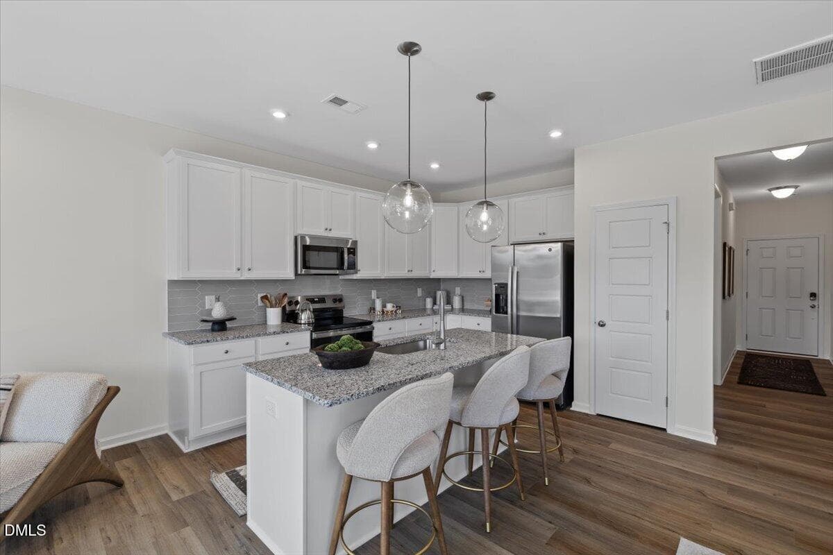 10-hhhunt-homes-whitfield-white-kitchen- - 330 Short Ridge Way, Rolesville, NC 27571