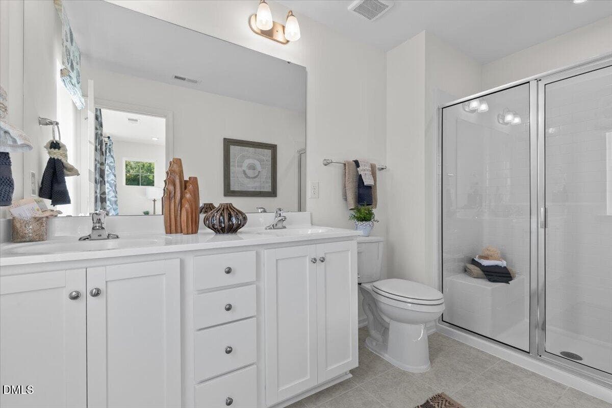 24-hhhunt-homes-whitfield-primary-bath - 330 Short Ridge Way, Rolesville, NC 27571