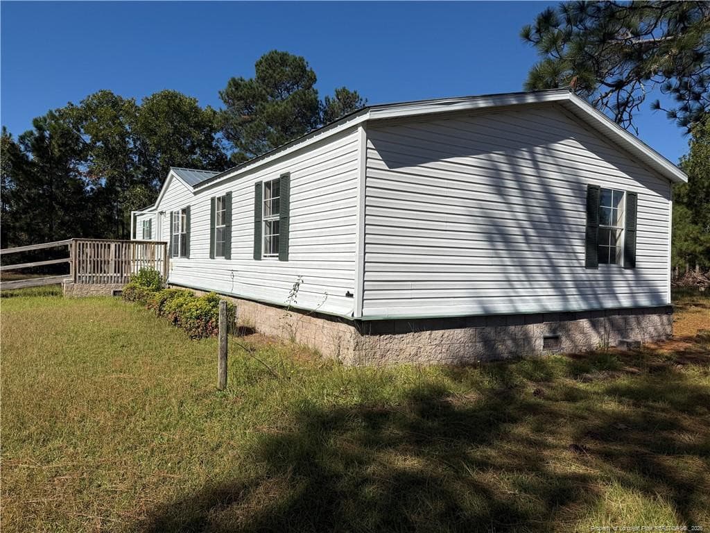 Photo 14 - 616 Hillcrest Drive, Raeford, NC 28376
