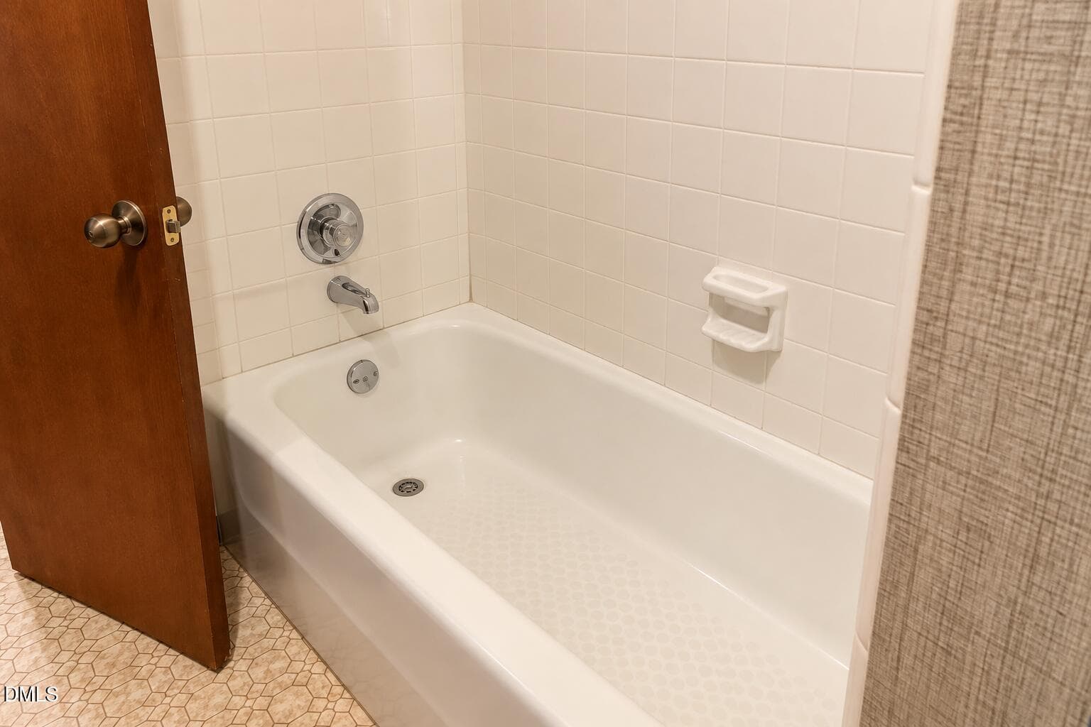 Bathroom Tub - 2708 Cartier Drive, Raleigh, NC 27608