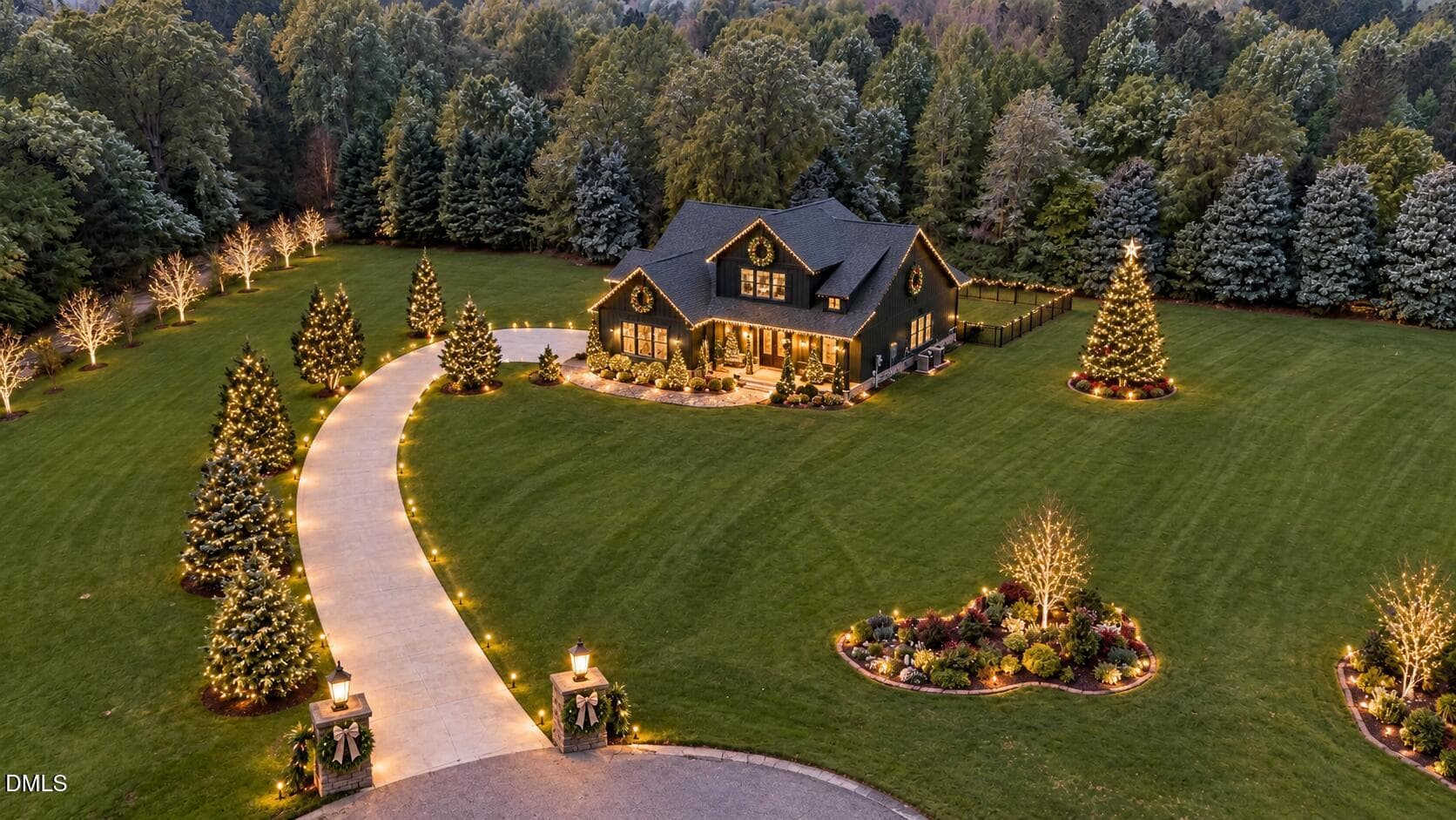 Twilight Christmas Farmhouse Estate - 742 Lake Magnolia Way, Smithfield, NC 27577