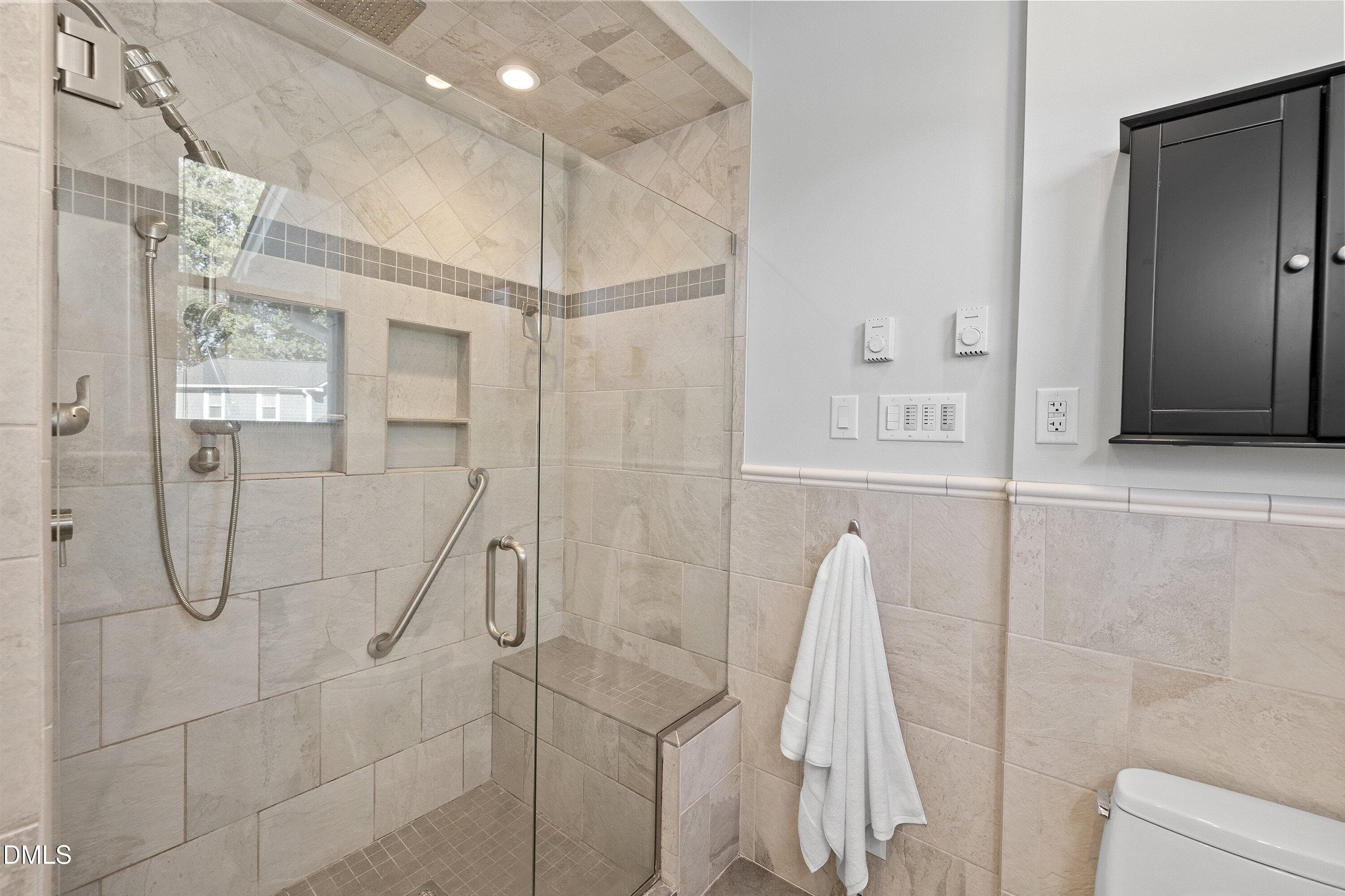 51--5 bedrooms-Raleigh, NC 27608 - 2012 Glenwood Avenue, Raleigh, NC 27608