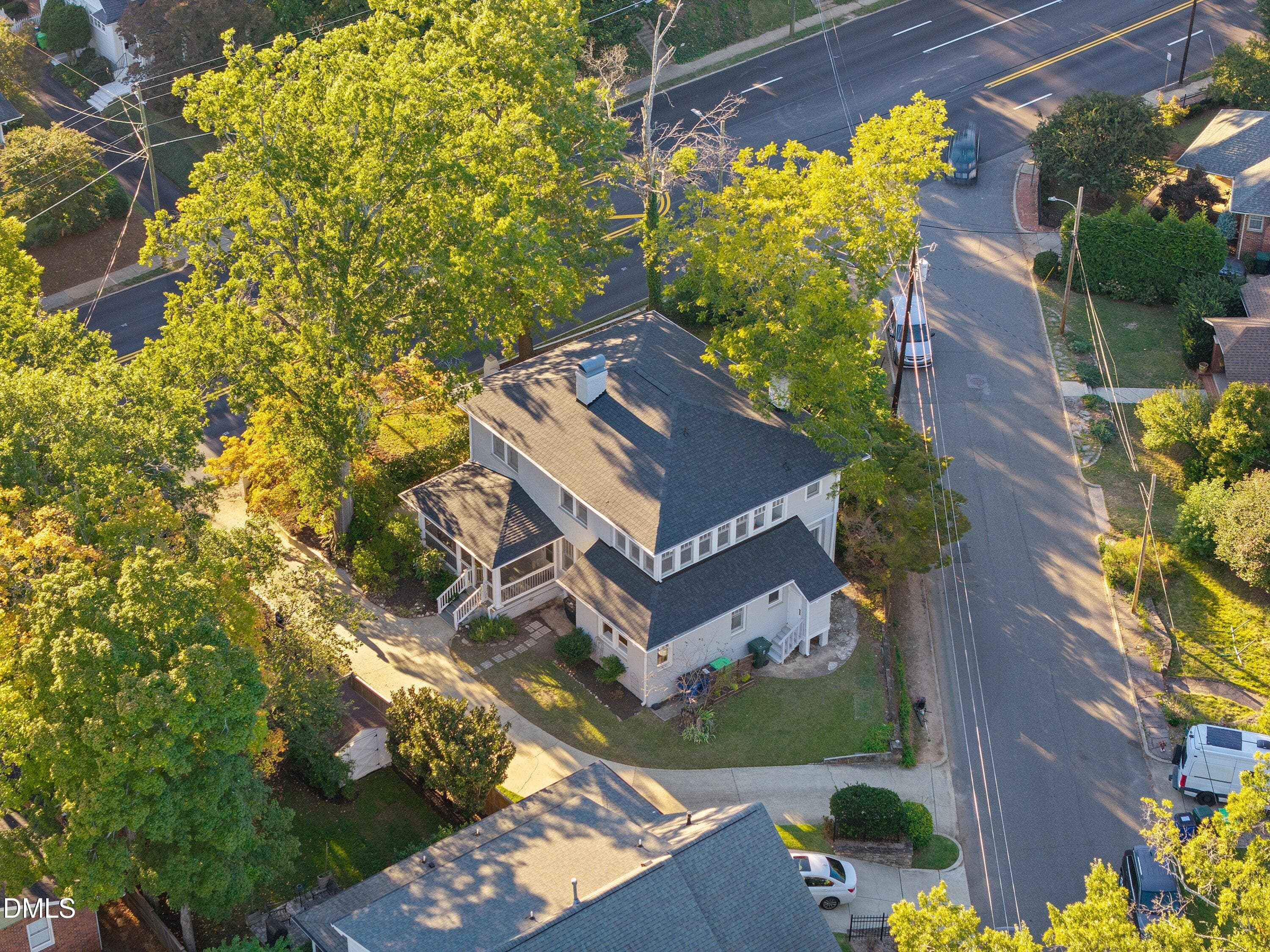 89-Fenced yard on 0.25 acres-27608 - 2012 Glenwood Avenue, Raleigh, NC 27608
