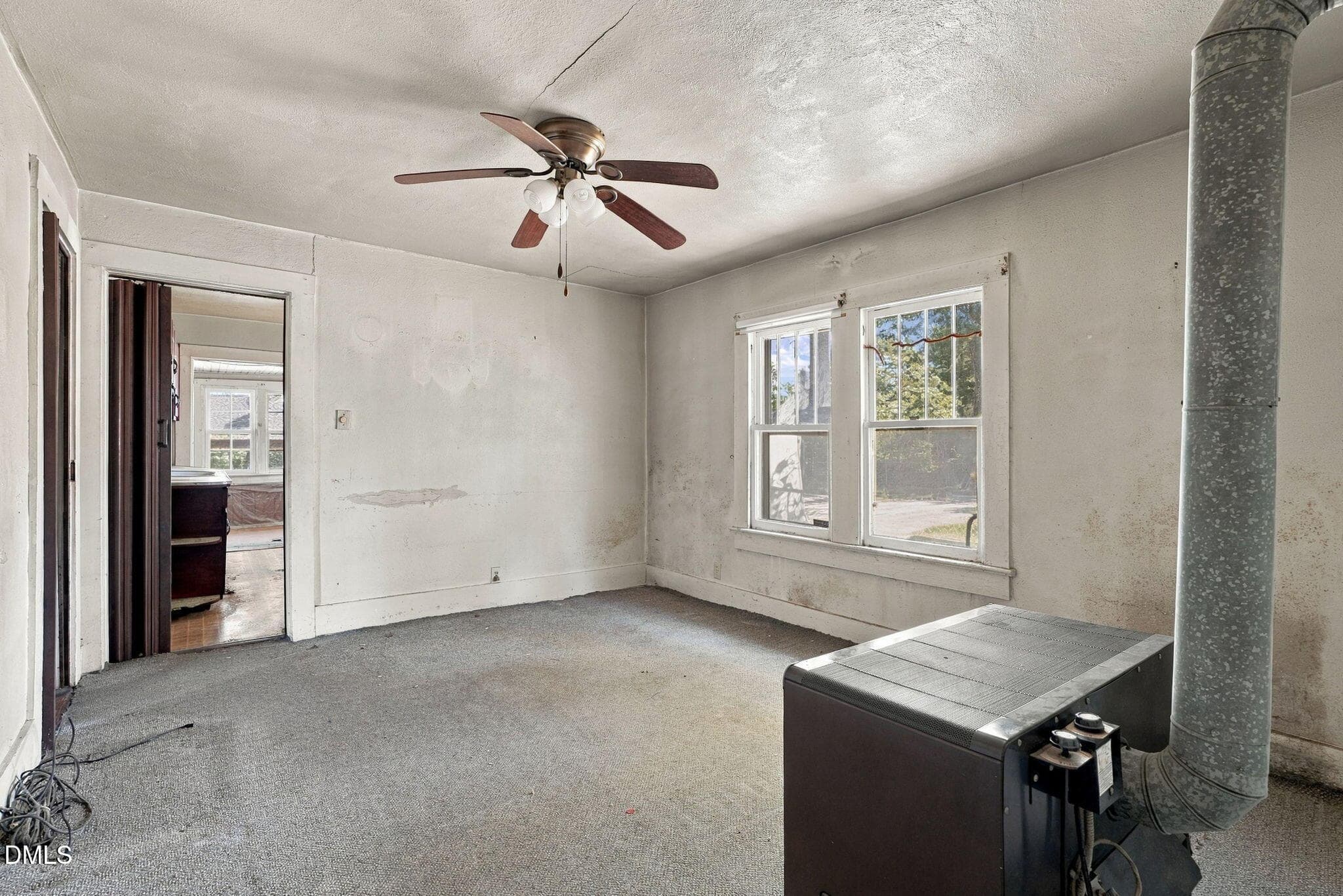 Den - 411 Brownrigg Street, Goldsboro, NC 27530