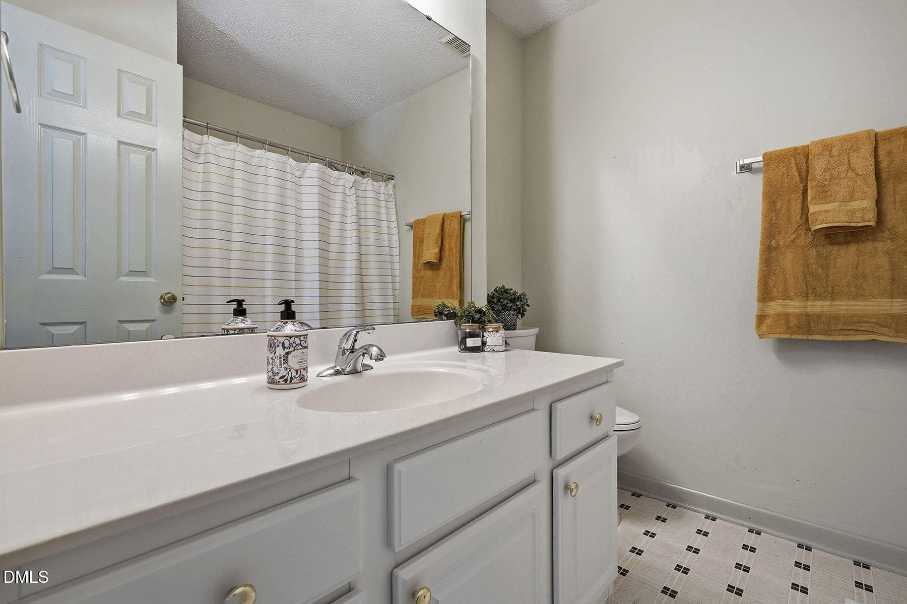 22-web-or-mls-725 Kavkaz St -109 - 725 Kavkaz Street, Raleigh, NC 27610