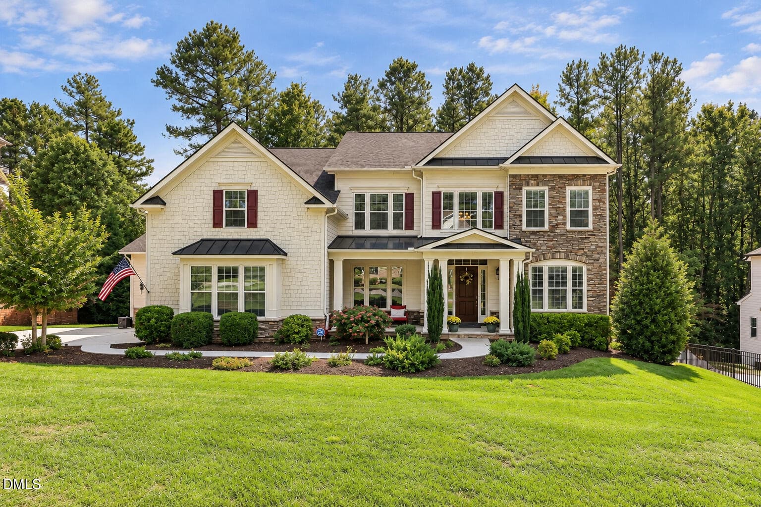 Elegant Suburban Home with Lush Landscap - 7628 Summer Pines Way, Wake Forest, NC 27587