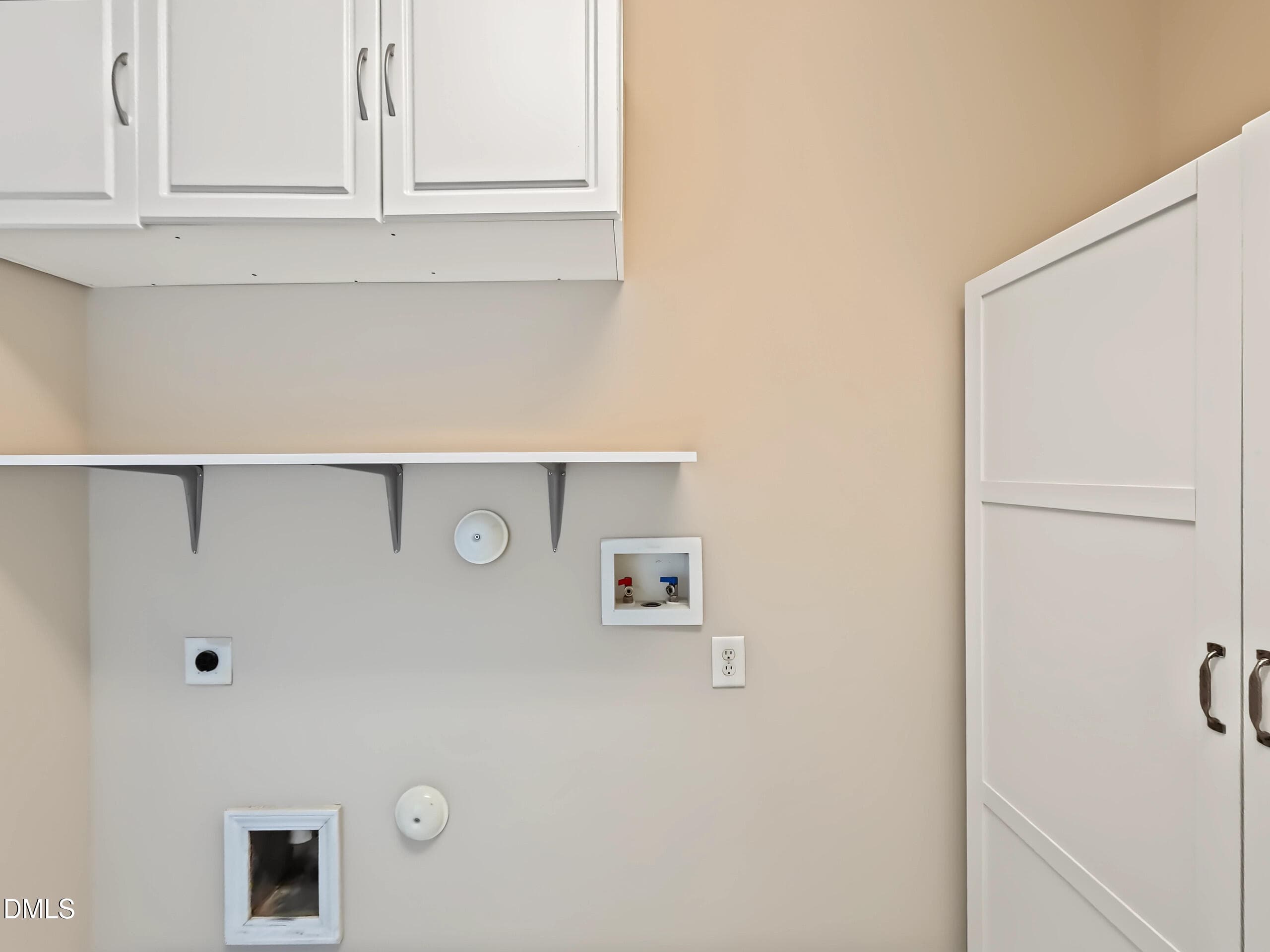 21 Laundry - 2509 Laurelcherry, Raleigh, NC 27612