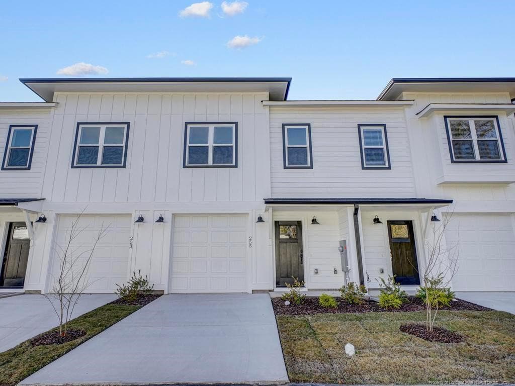 Photo 3 - 255 Townhome Lane, Southern Pines, NC 28387