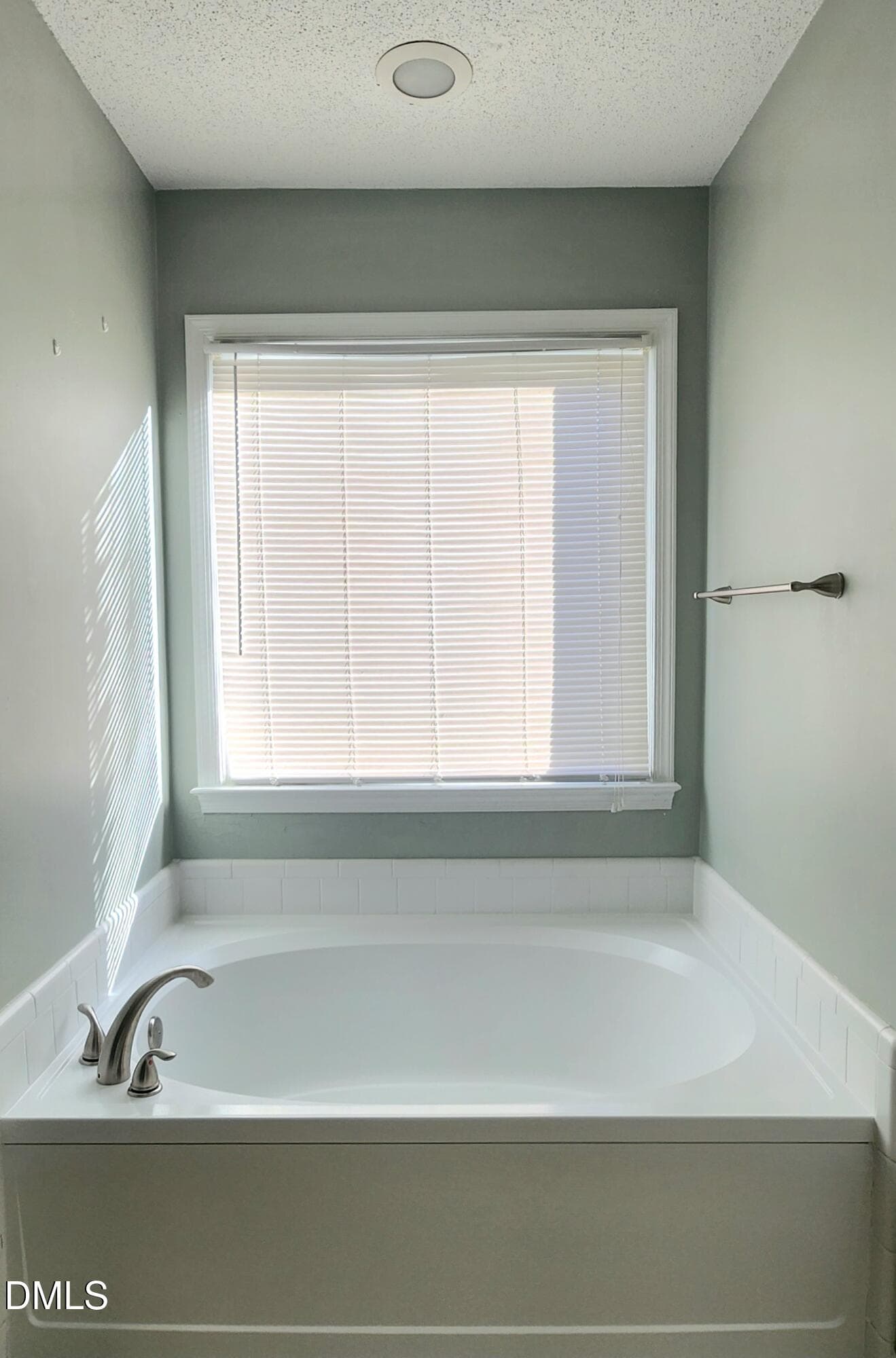 Garden Tub - 5517 Edgebury Road, Raleigh, NC 27613