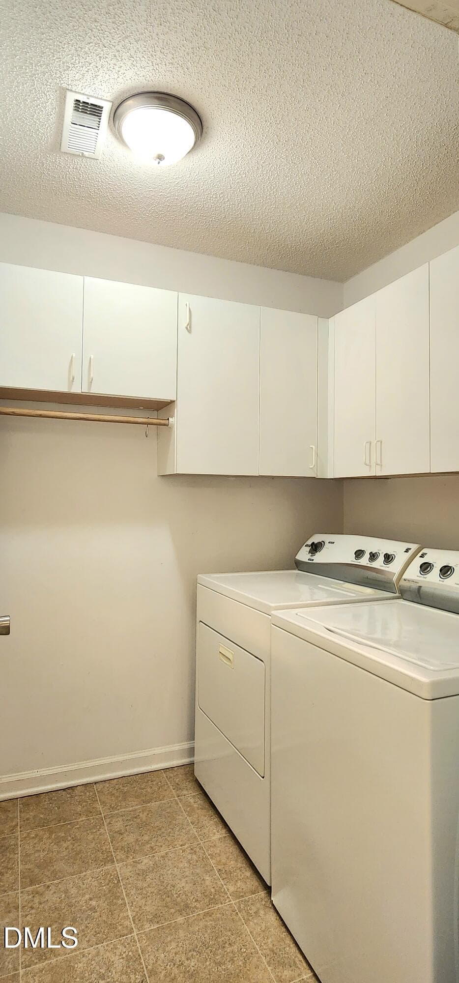 Laundry - 5517 Edgebury Road, Raleigh, NC 27613