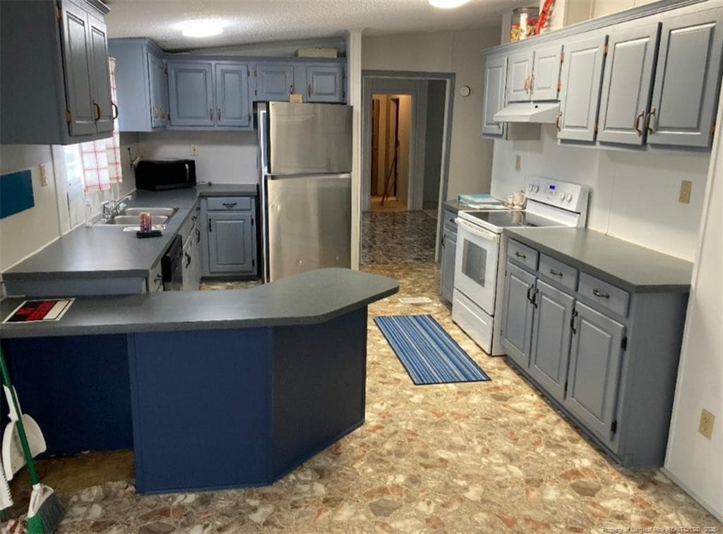 Photo 4 - 1407 Darby Drive, Raeford, NC 28376