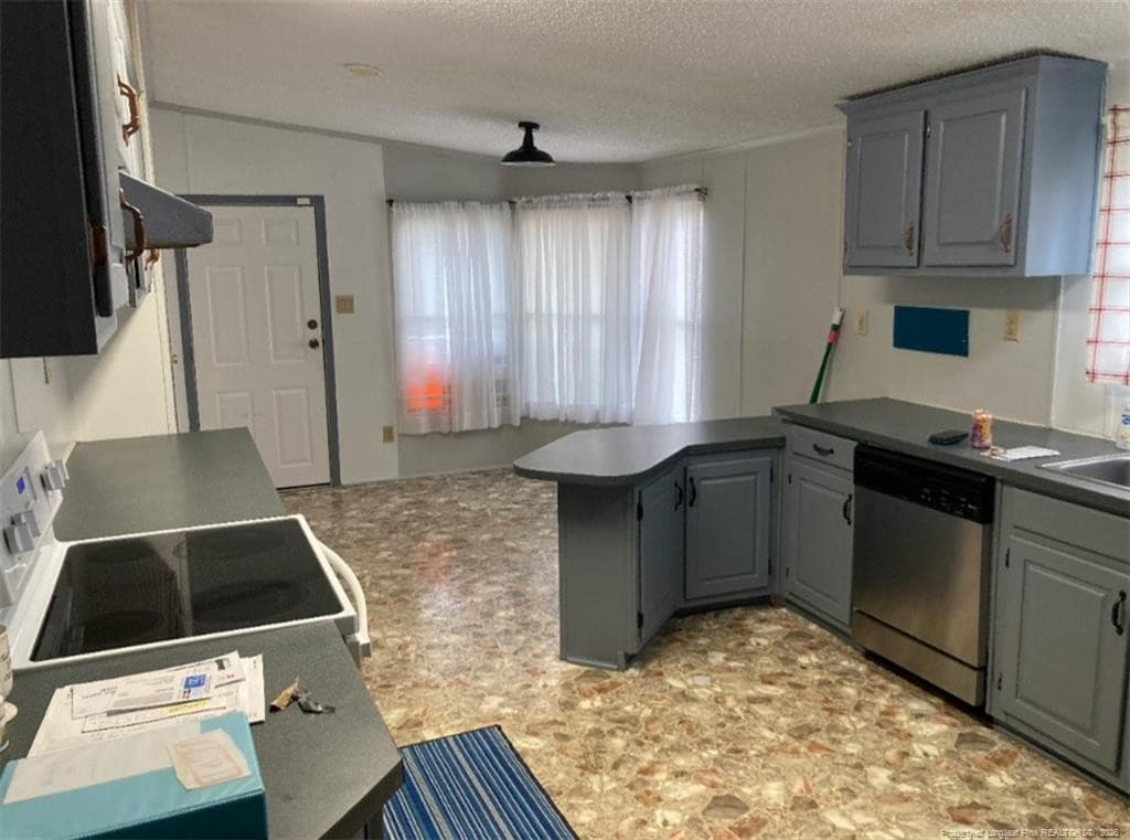 Photo 5 - 1407 Darby Drive, Raeford, NC 28376