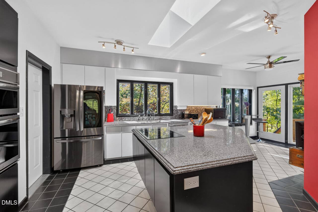 kitcen 2 - 1070 Foxcliff Drive, Mebane, NC 27302
