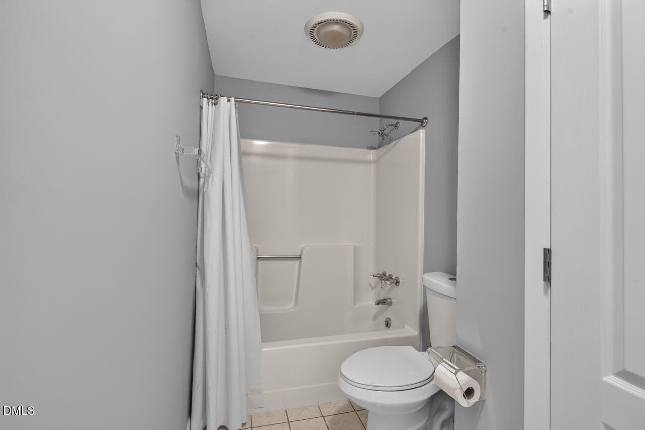 dwnbath - 1070 Foxcliff Drive, Mebane, NC 27302