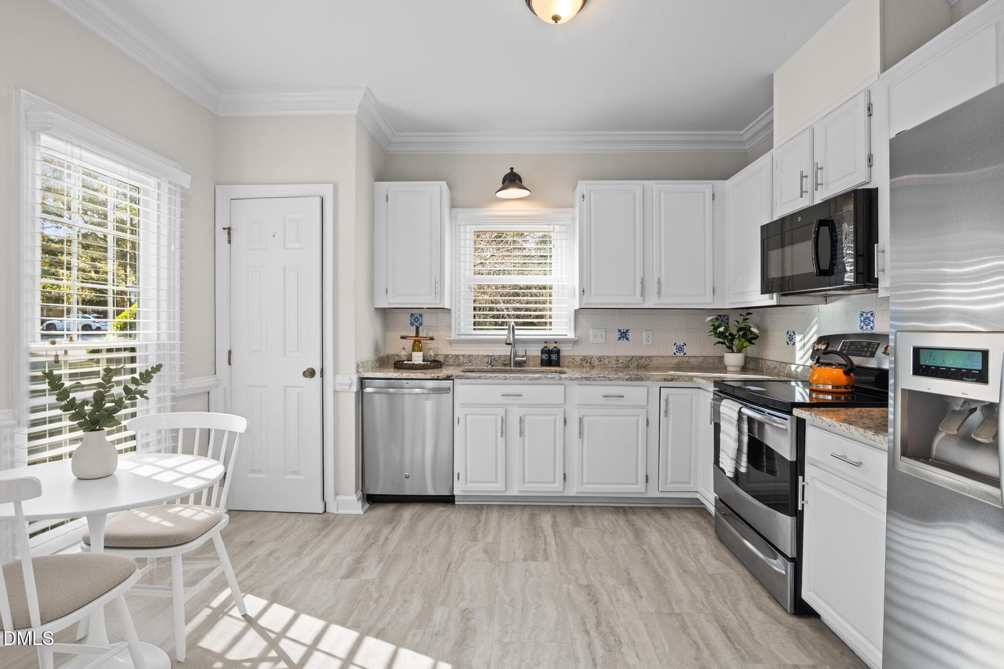 02-kitchen-and-breakfast-nook - 8338 Wycombe Lane, Raleigh, NC 27615