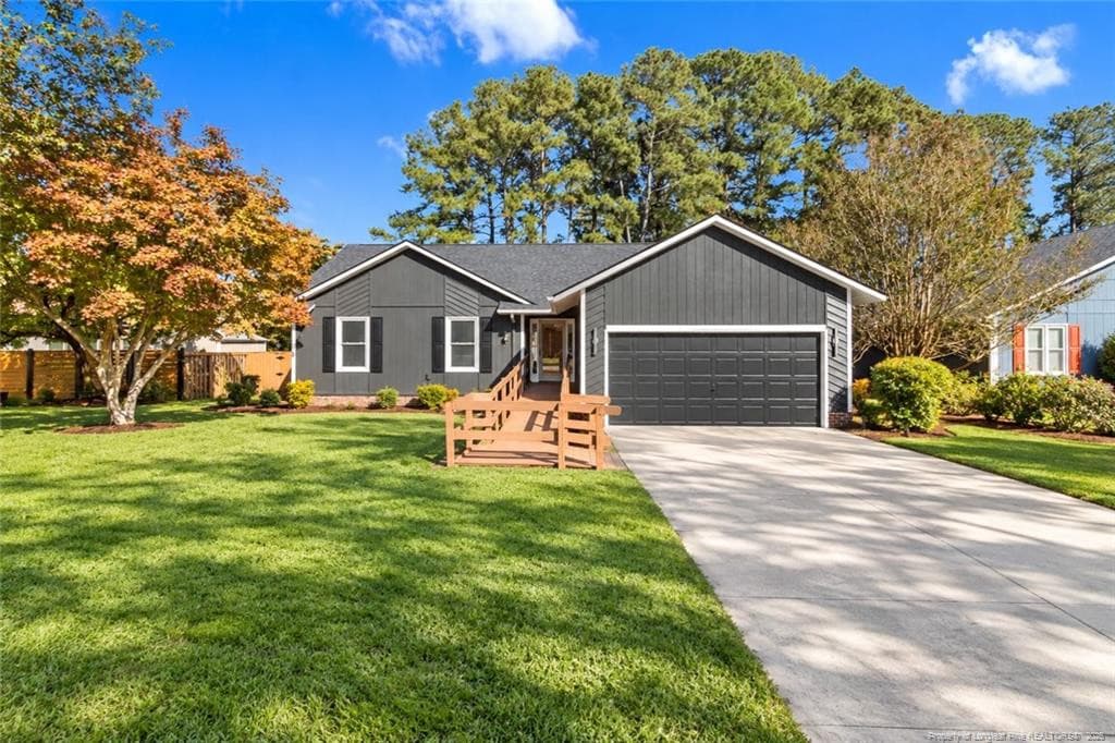 Photo 2 - 5605 Par Court, Hope Mills, NC 28348