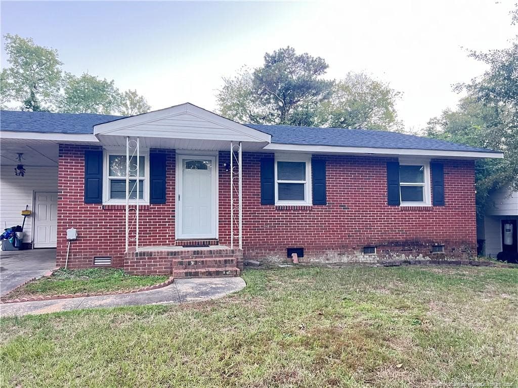 217 Lansdowne Road, Fayetteville, NC 28314