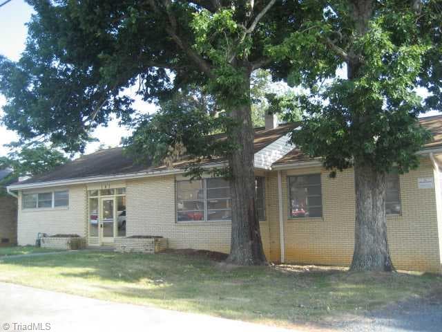Medical at 147 MacArthur Street, Asheboro NC 27203