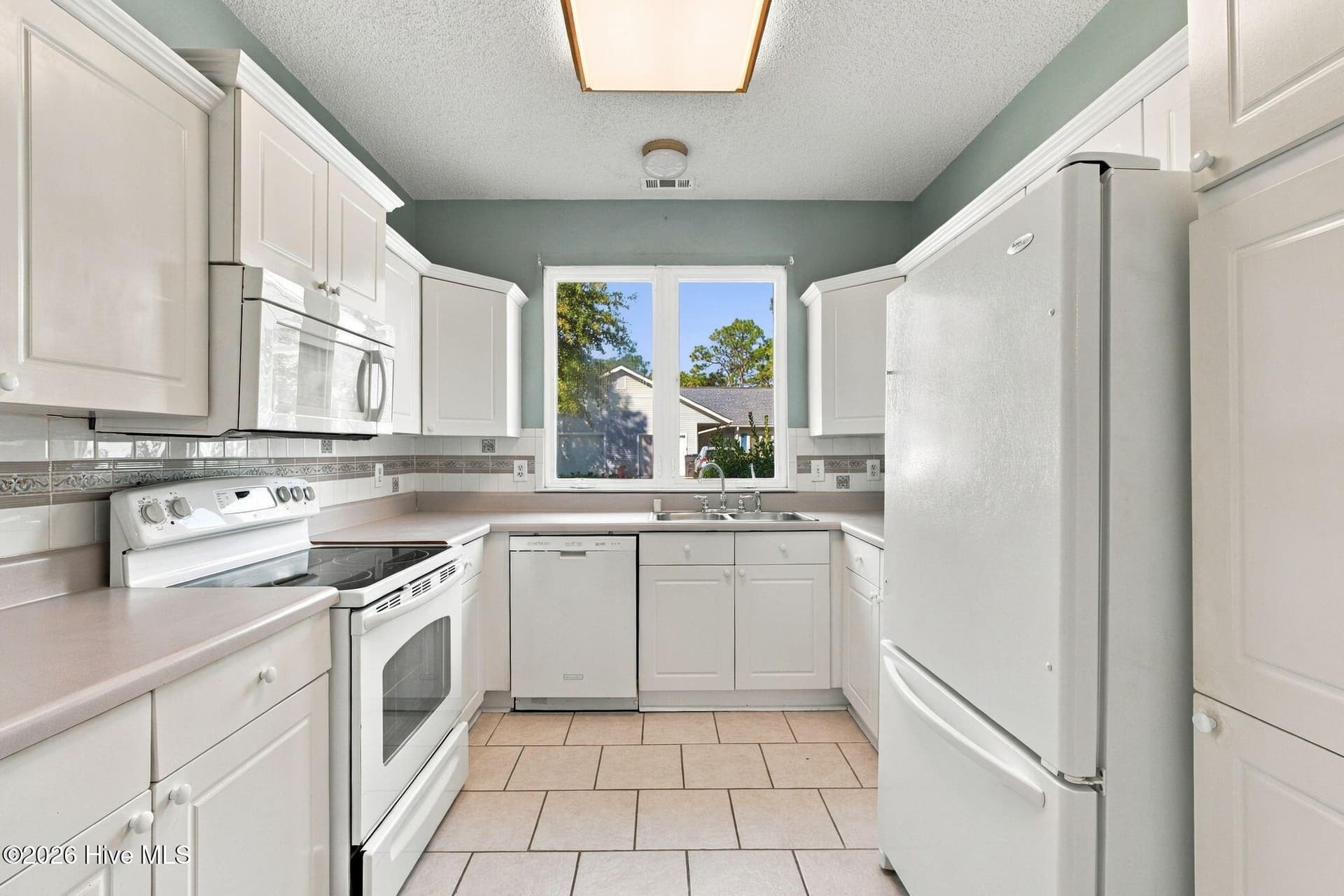 Townhouse at 277 Bonnet Way SE, Southport, NC 28461, photo 13 of 34