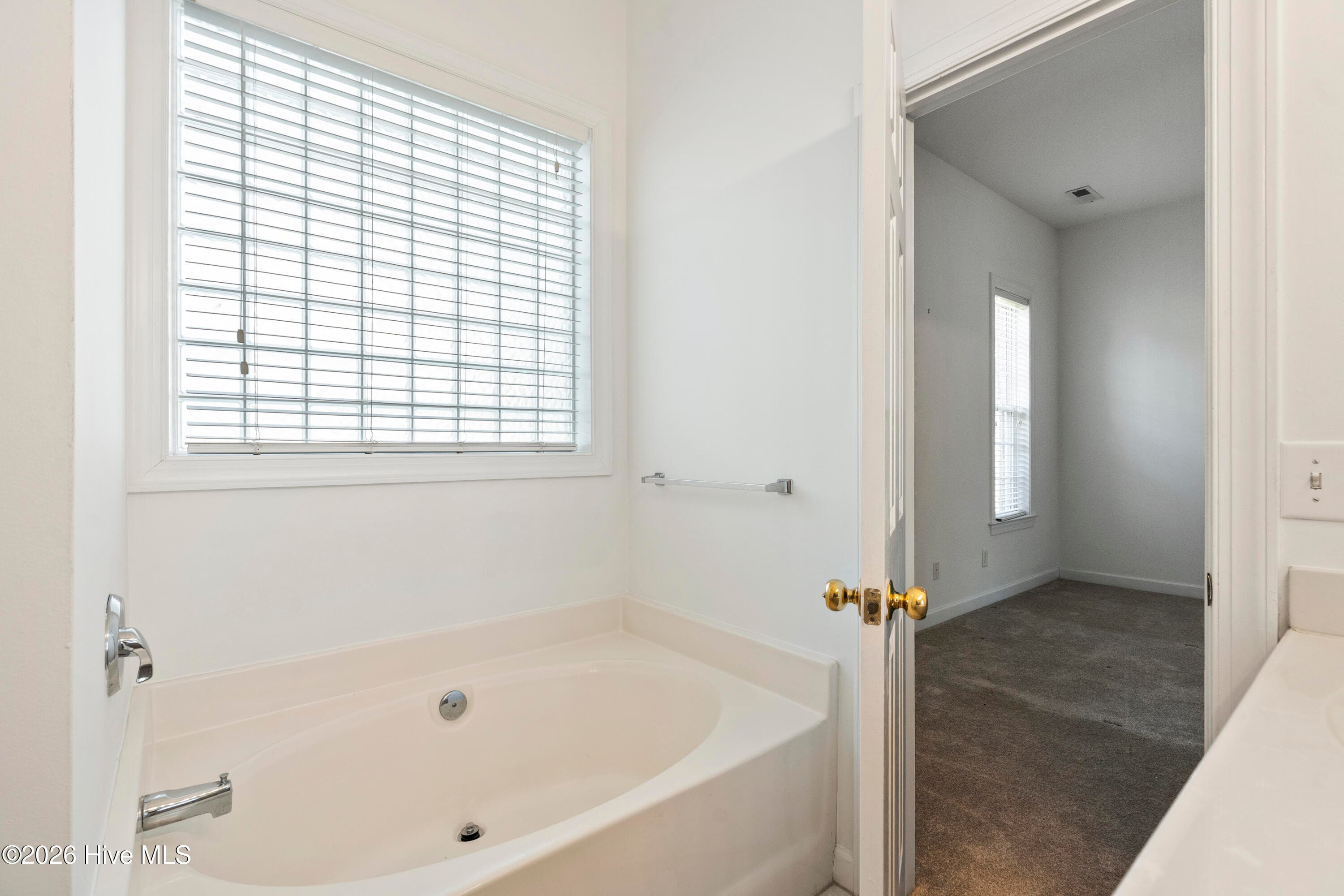 Single Family Residence at 4902 Dewars Circle, Wilmington, NC 28409, photo 27 of 52