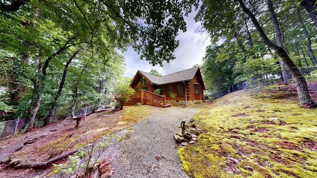 Single Family Residence at 118 Laurel Ridge Lane, Murphy, NC 28906, photo 2 of 32