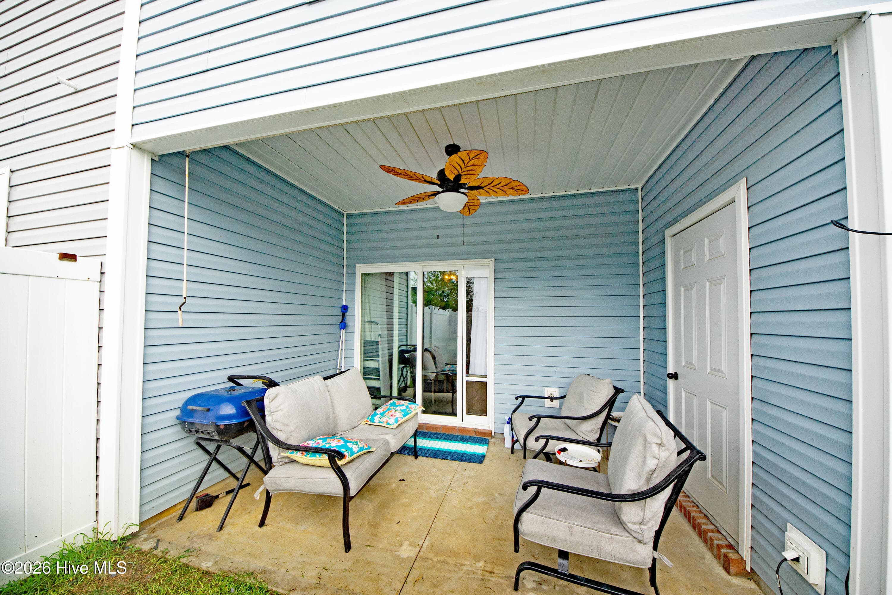 Townhouse at 7 Catalina Circle, Swansboro, NC 28584, photo 35 of 41