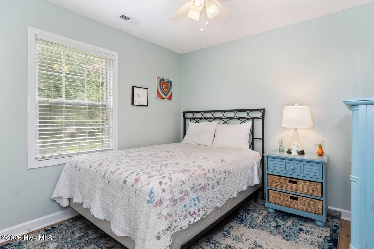 Single Family Residence at 303 Osprey Ridge Court, Emerald Isle, NC 28594, photo 15 of 23