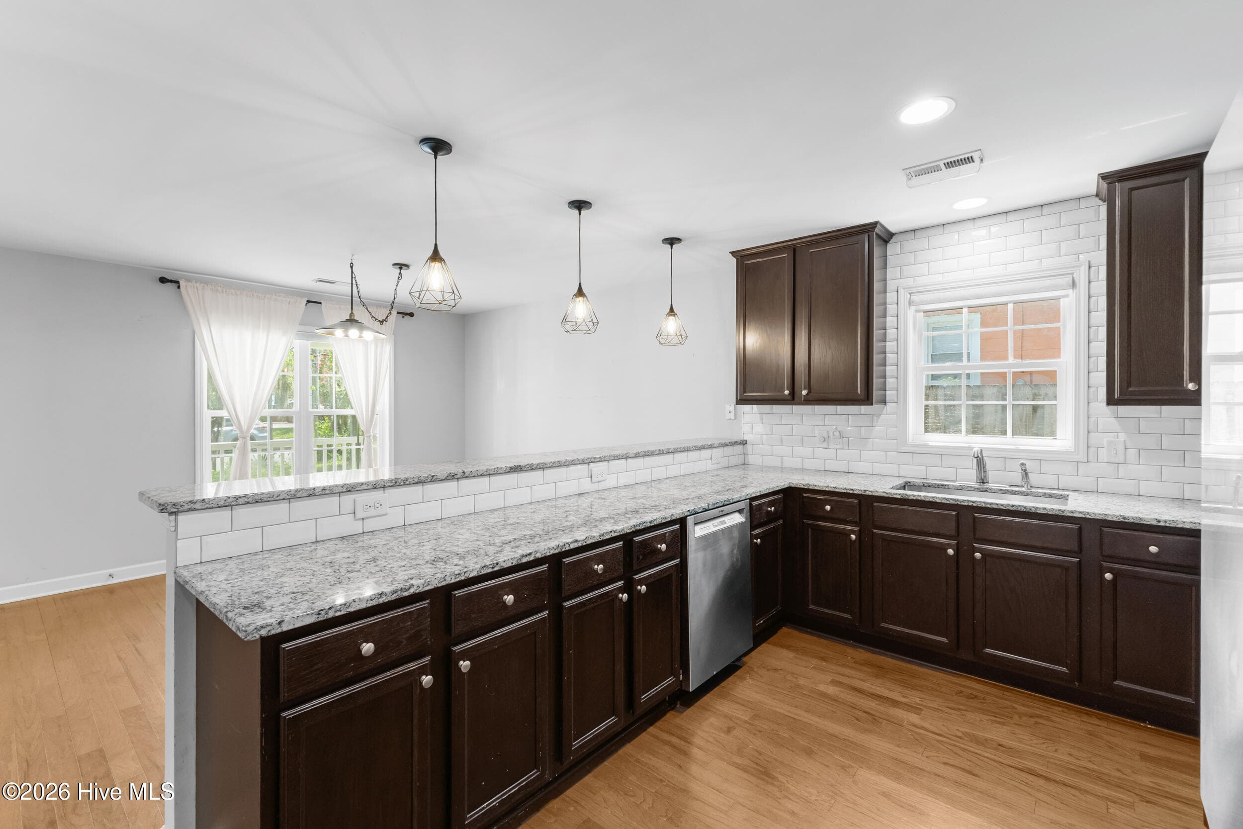 Single Family Residence at 615 Tennessee Avenue, Wilmington, NC 28401, photo 13 of 38